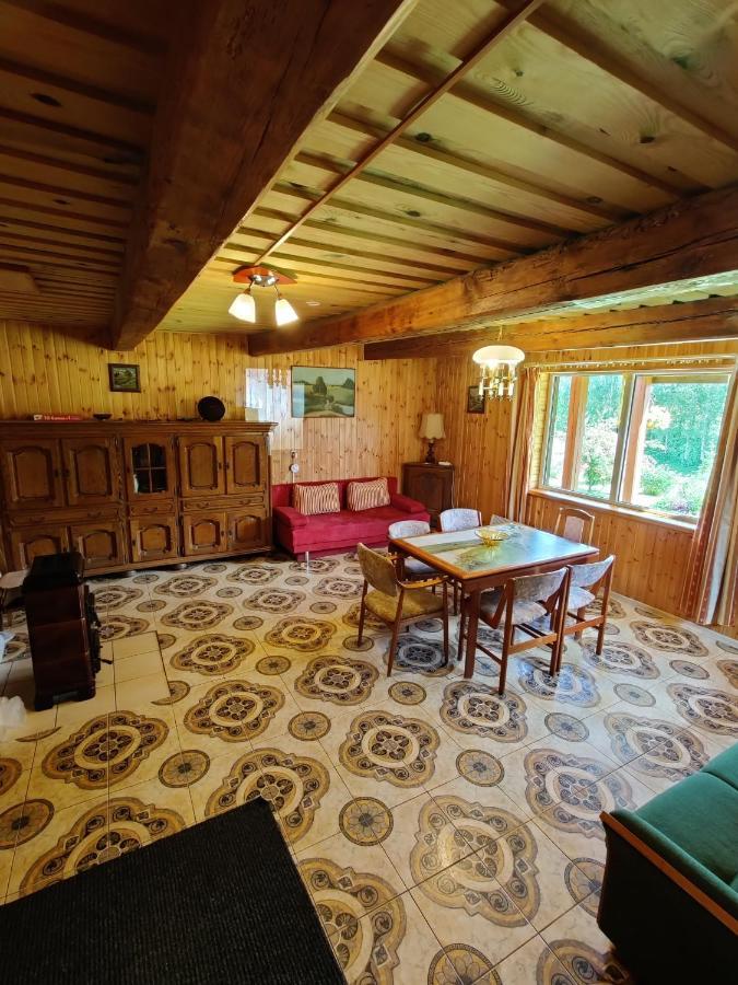 Вилла Zalioji Padustis Экстерьер фото